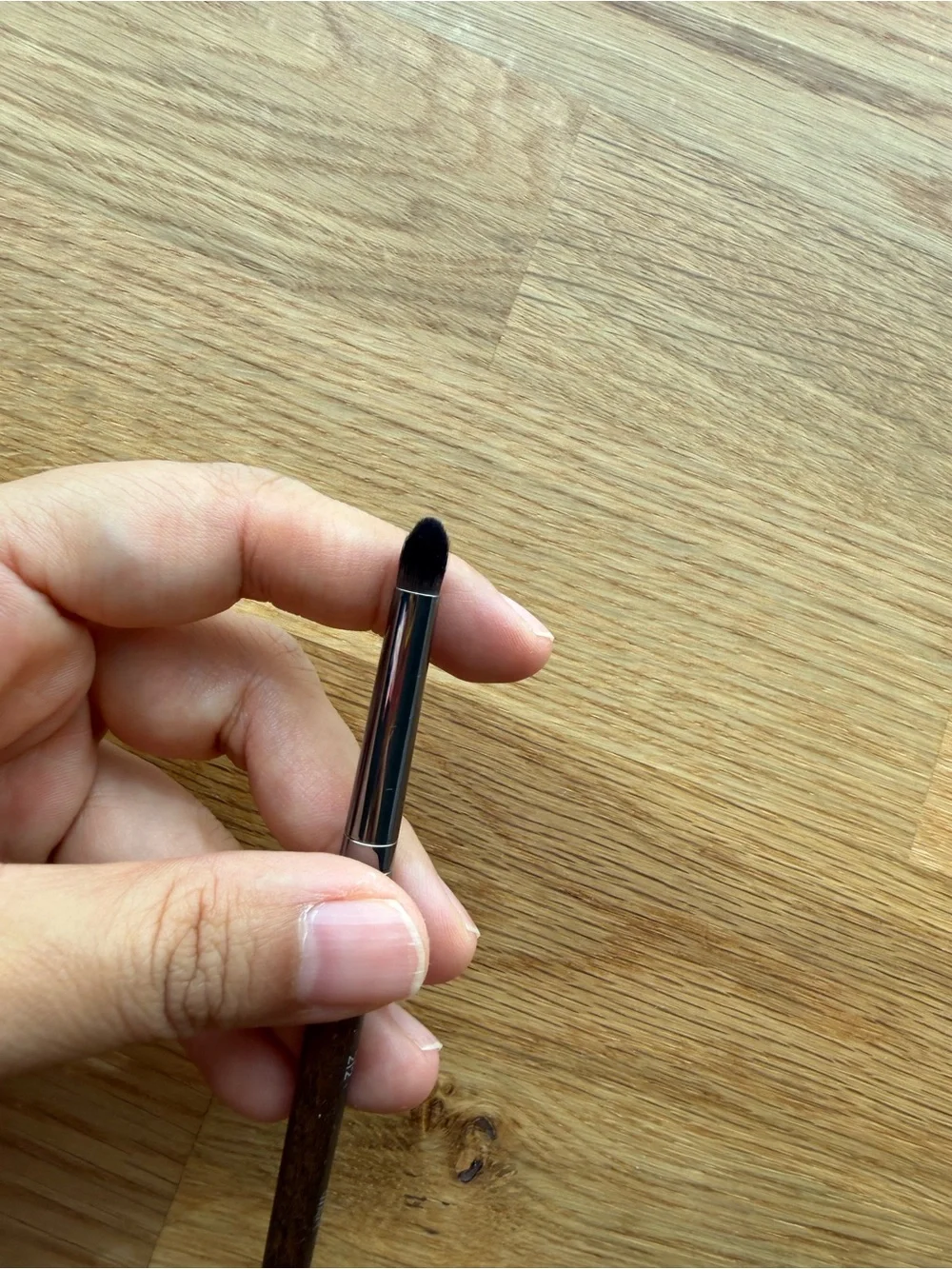 Makeup Forever 212 wavy eyeshadow brush